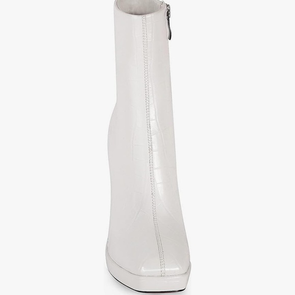 New! Got them in amazon but it was too late to ret them. Size 7 - Picture 5 of 6